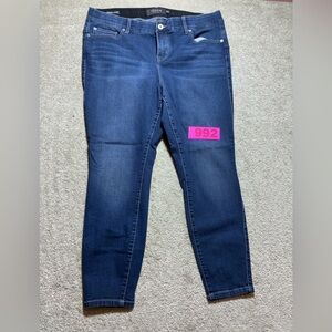 Torrid women’s skinny jeans plus sz 20 short